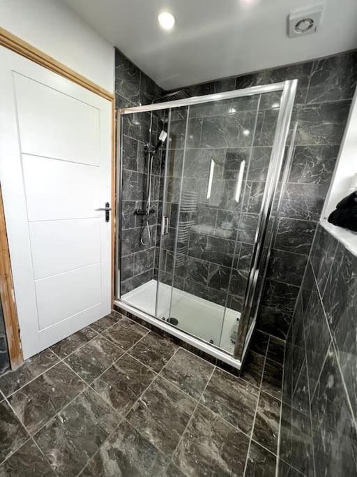 Luxury 3 Bed 3 Bedroom House Harborne Birmingham Esterno foto